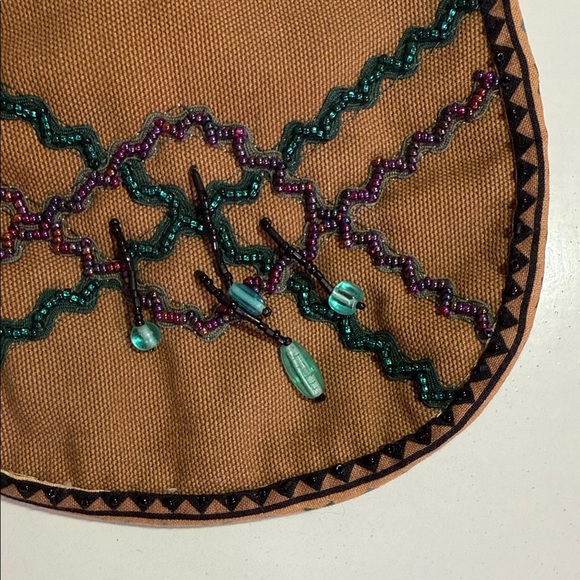 CANVAS BEADED BULLET BAG/SMALL PURSE MADE IN THE CREE NATION OF MISTISSINI! - Picture 3 of 8